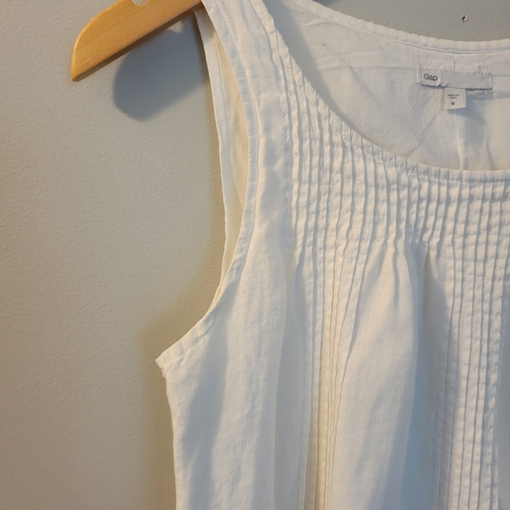 GAP White Sleeveless Pintuck Cotton Shift Dress - Picture 6 of 14